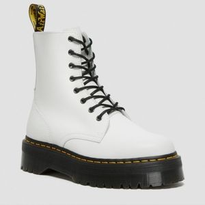 🚫🚫🚫SOLD. Dr. Martens Jadon lace up leather boots with side zipper
